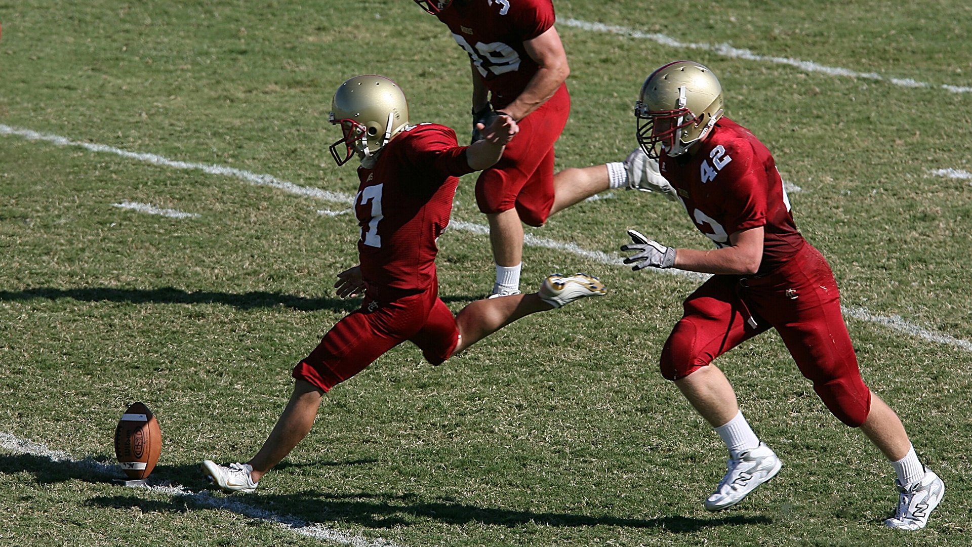 美国男足在巴黎奥运会比赛中以3-0击败几内亚,美国队男足