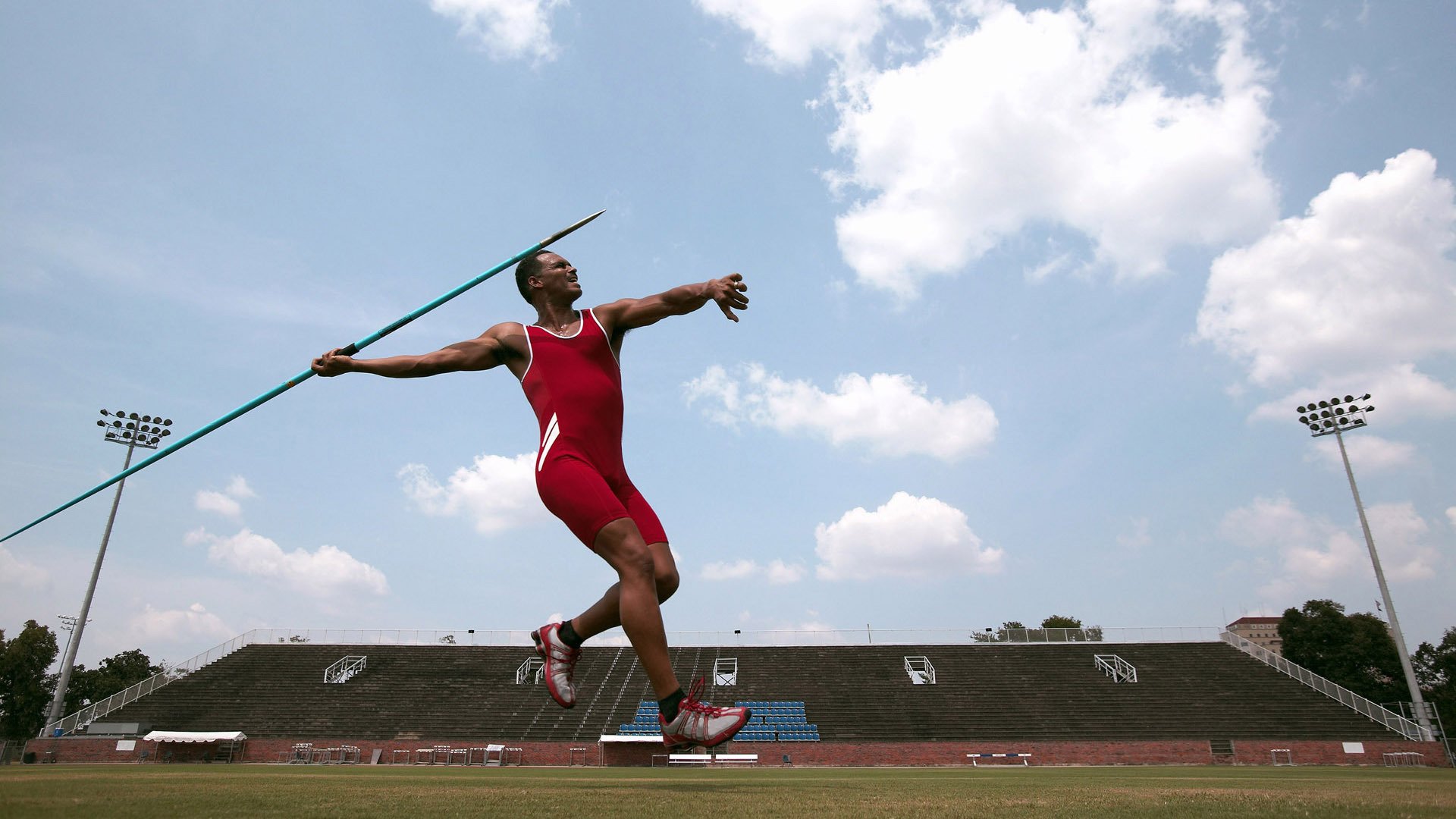 青训产业化步伐坚定，逐步建立完善的青少年发展生态体系，青训理念